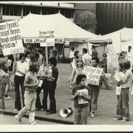 Welcome Week Students Demonstrate in Support of Students Who Demonstrated Against Eysenck's Lecture