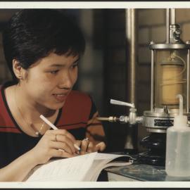 Vietnamese PhD Student Bui Hong Ngoc Conducting Oedometer Tests
