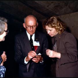 Congress Organiser Marilyn Szweck with Sir Rutherford (Bob) Robertson