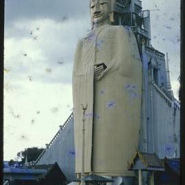 Buddha Statue at Wat Intharawihan