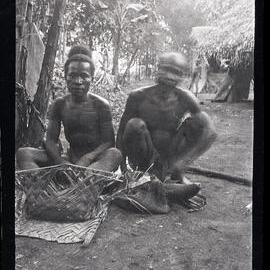 [Manum Island, New Guinea] Tsŋania of Mwanuyia and his Son Maguŋ