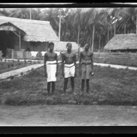 [Manum Island, New Guinea] Finished Timers on their way back to their Homes on the Sepic