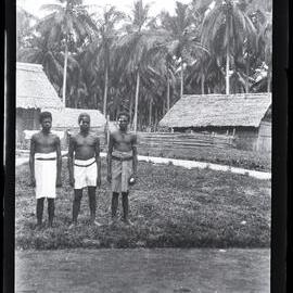 [Manum Island, New Guinea] Finished Timers on their way back to their Homes on the Sepic