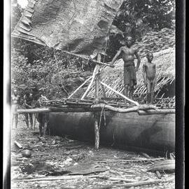 [Manum Island, New Guinea] Canoe Painting at Yabururu's