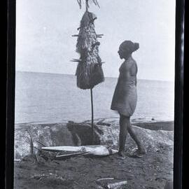 [Manum Island, New Guinea] Aimoŋ puts the Finishing Touches to his laŋolaŋo