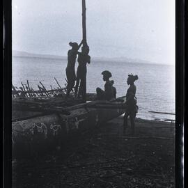 [Manum Island, New Guinea] Setting up the Mast to try it for the Correct Position in the tabirabira