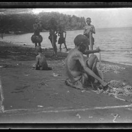 [Manum Island, New Guinea] Idimoŋa Preparing a'u Fibre