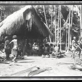 [Manum Island, New Guinea] General View During the Packing of the taps'a