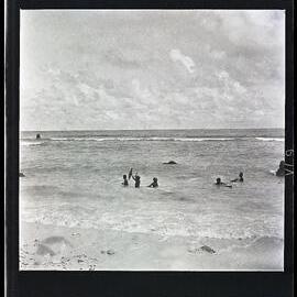 [Narau] Children Playing on the Reef at Anibari by with Toy Canoes