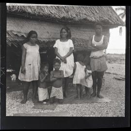 [Narau] Bertha, her Husband, Children and Two Others