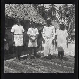 [Narau] Domawaije, his Daughter, Son and Daughter's Husband