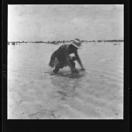 [Narau] Domawaije Catching ibija Fry: Scooping them up