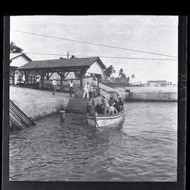 [Narau] A Boatload (circa 50) of Recruits Landing at the Boat Harbour