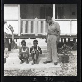 [Narau] Aroi with his Wife’s Brother and ?