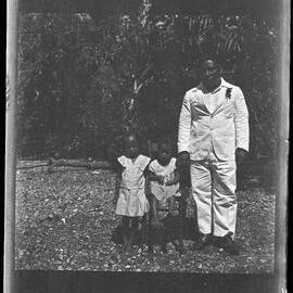 [Narau] ? Harris and Two of his Children