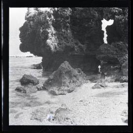 [Narau] The Entrance to the Passage to the Land of the Dead and the "Scraping Rock"