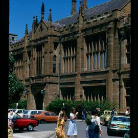 Students Outside Anderson Stuart Building