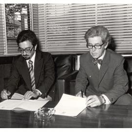 Vice-Chancellor Professor Bruce Williams Signing Agreement with Dr Fawaz Alamy for Solar Energy Research