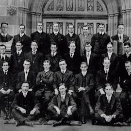 Undergraduates Association Committee, 1910